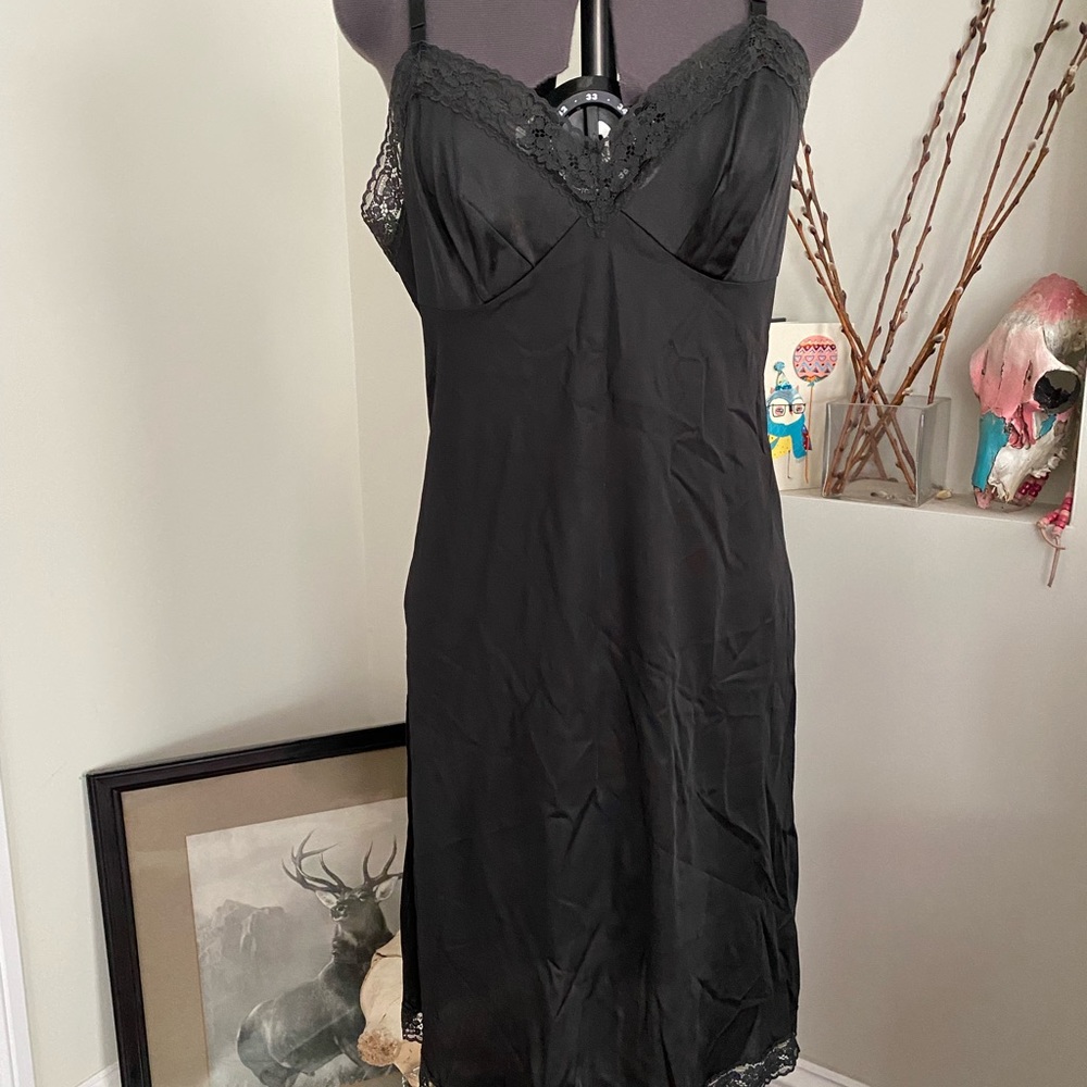 Vintage vanity fair slip, black with lace, size 32
